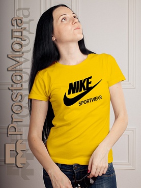 Женская футболка Nike Sportwear